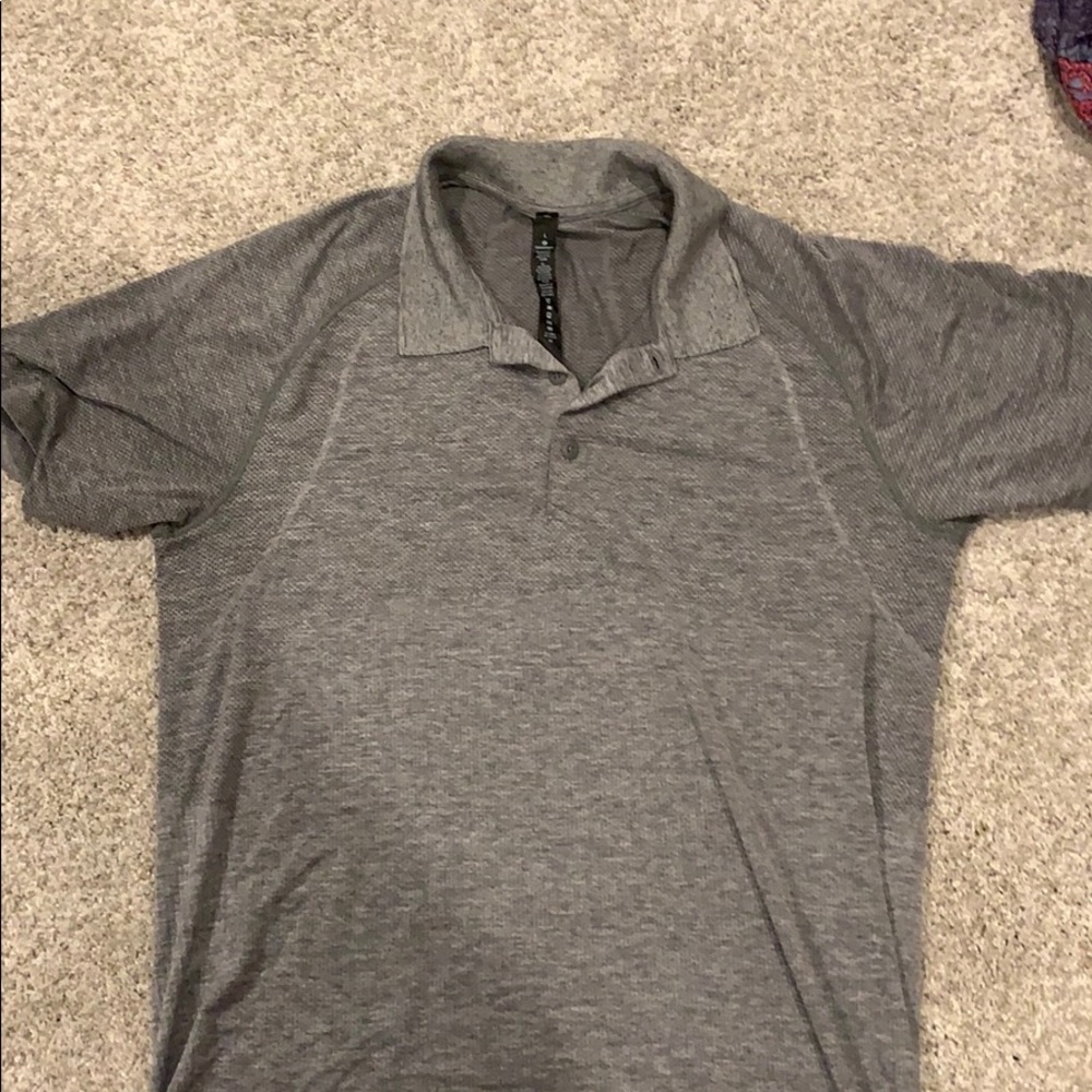 Lululemon Men’s golf shirt